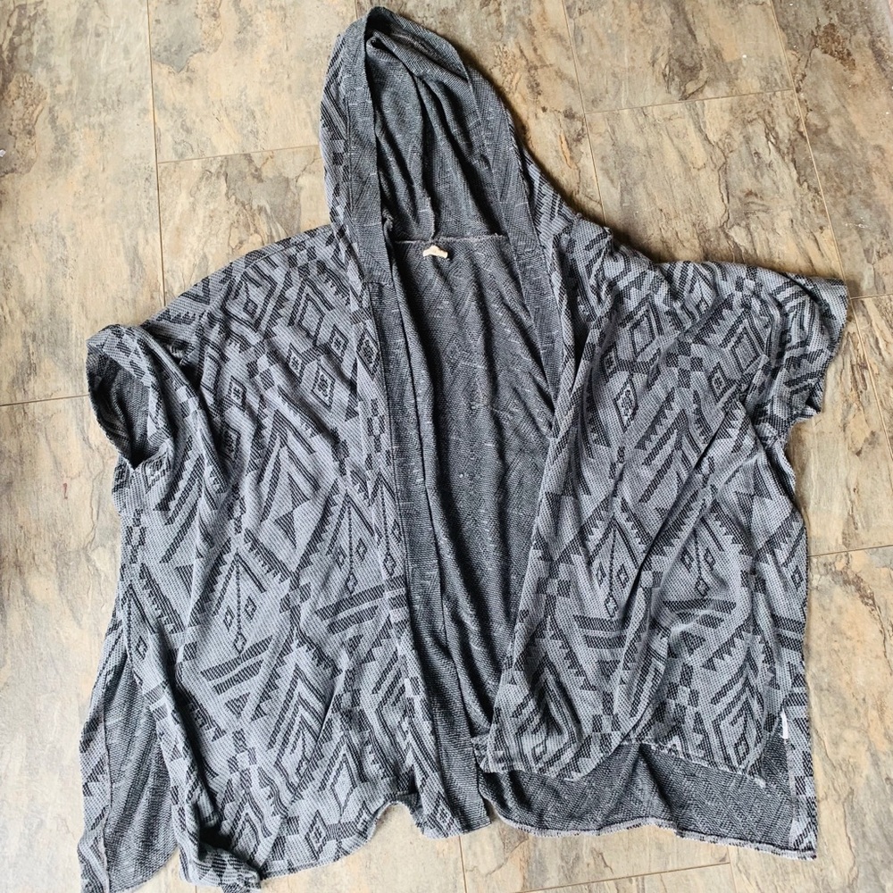 Hollister Flowy Cardigan